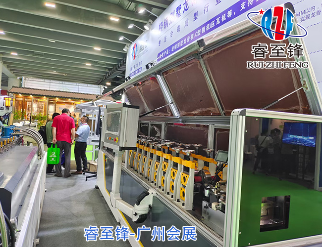 拉鉚和螺絲鏈接哪個好？輕鋼別墅設(shè)備廠家